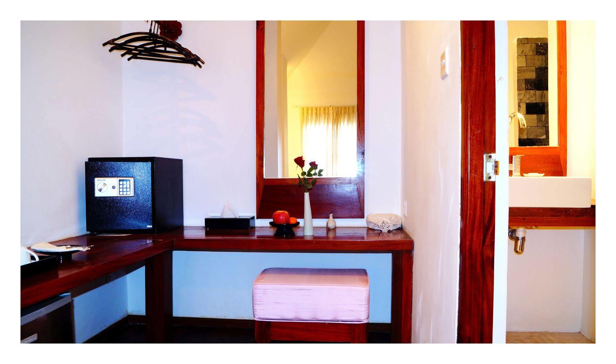 Oasis Hotel Nyaung-U Ngoại thất bức ảnh
